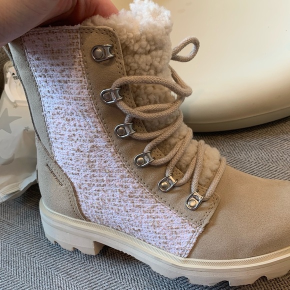 NWT Sorel Lennox Lace Cozy Waterproof Boot - Picture 4 of 8